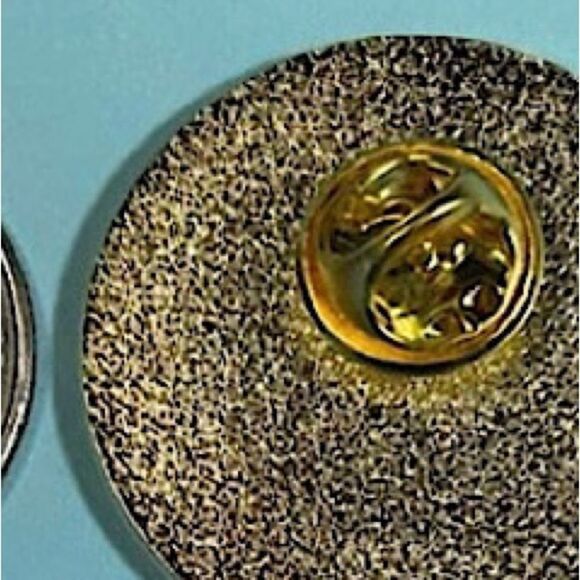 Smiling White Kitty Cat Enamel lapel Pin/ Brooch - Picture 2 of 2